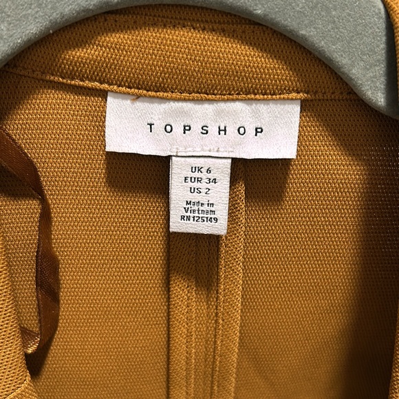 Blazer - Picture 2 of 2